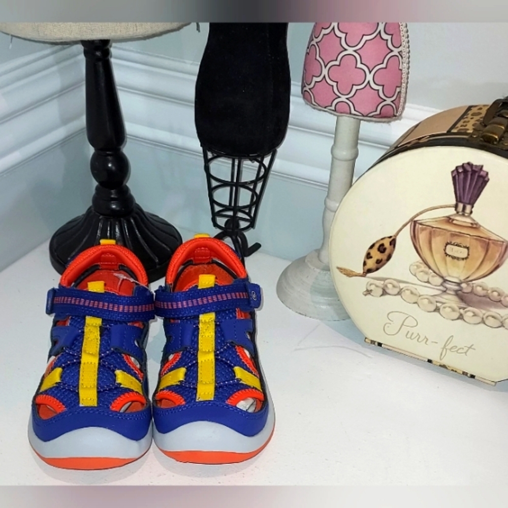 Stride Rite Blue, Orange & Yellow Wade 2.0 Seaker Sandal Size 8.5 Boys